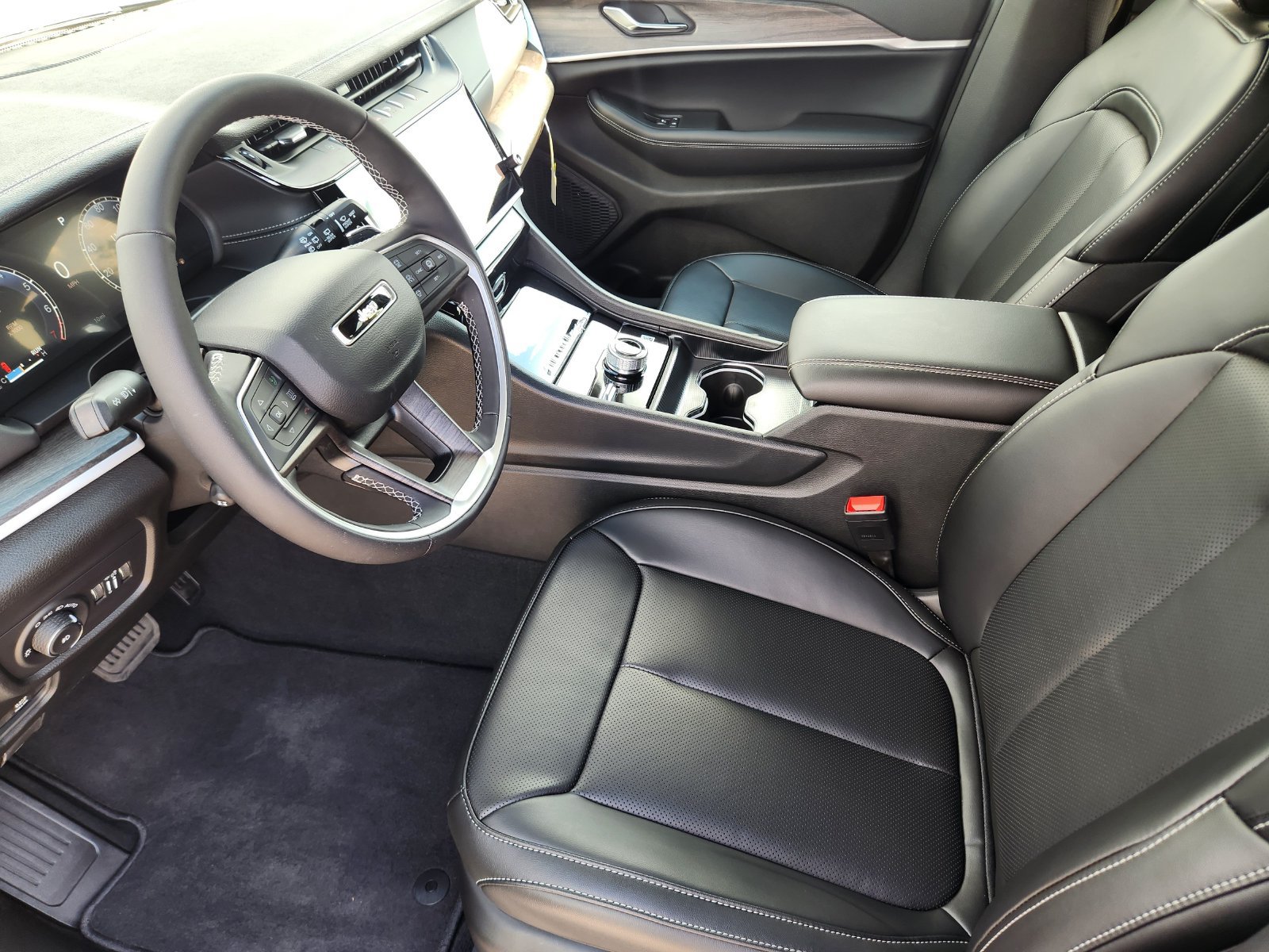 New 2027 Jeep Grand Cherokee Limited w/ Technology Group II AWD/4WD image 14