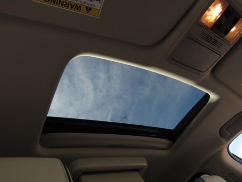 Certified 2025 Honda Odyssey Touring image 8