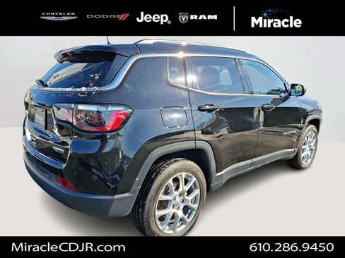 Used 2023 Jeep Compass Latitude image 6