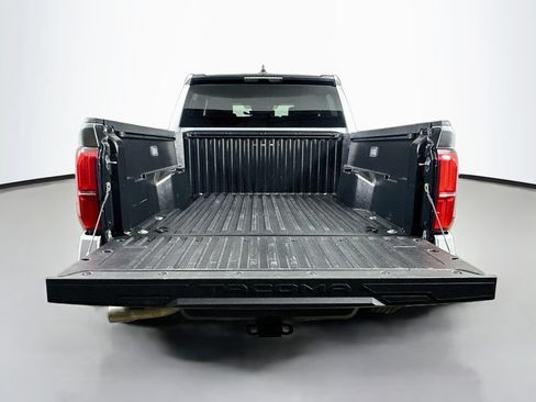 Used 2025 Toyota Tacoma SR5 AWD/4WD image 35