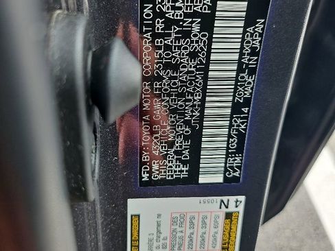 Used 2021 Toyota C-HR LE FWD image 10