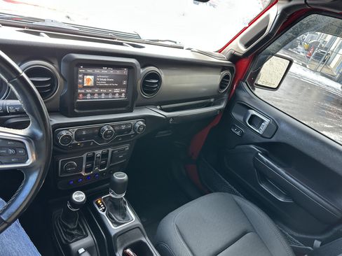 Used 2020 Jeep Gladiator Sport w/ Quick Order Package 24S image 12