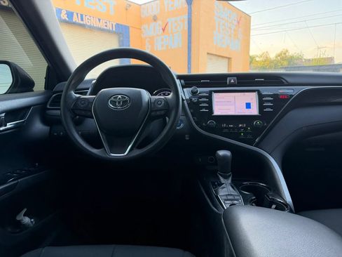 Used 2019 Toyota Camry LE image 17