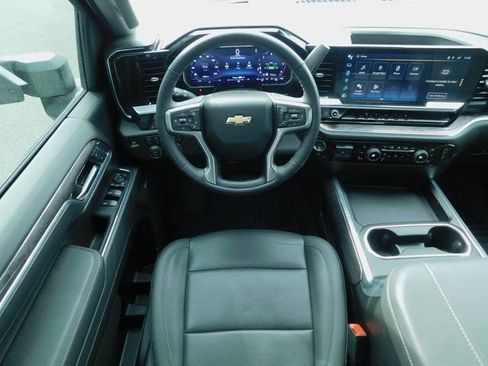 Used 2024 Chevrolet Silverado 2500 LTZ w/ LTZ Convenience Package image 7