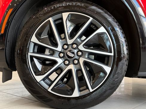 Used 2025 Cadillac Optiq Sport 2 AWD/4WD image 11