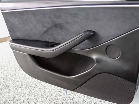 Used 2025 Tesla Model 3 Long Range image 19