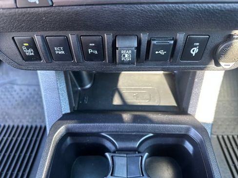 Used 2023 Toyota Tacoma TRD Off-Road w/ Advanced Technology Package AWD/4WD image 21
