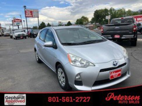 Used 2012 Toyota Prius C One image 1