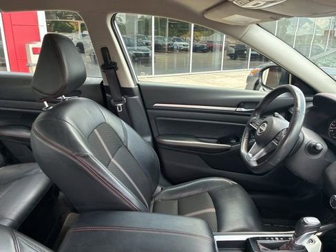 Used 2024 Nissan Altima 2.5 SR FWD image 10
