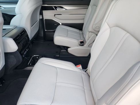 New 2026 Jeep Grand Wagoneer 4WD w/ Premium Group I image 29