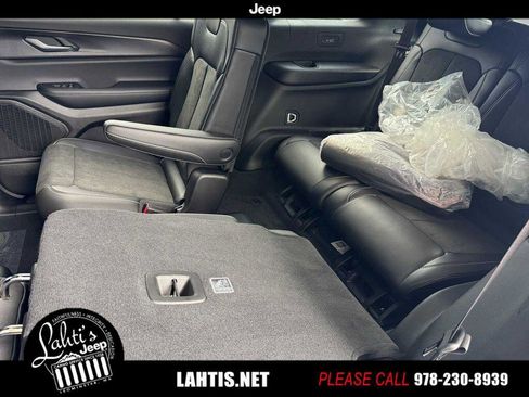 New 2025 Jeep Grand Cherokee L Altitude image 16