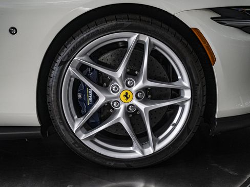 Used 2026 Ferrari Roma Spider RWD image 19