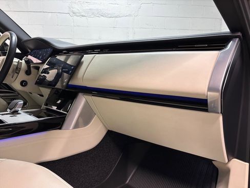 Used 2025 Land Rover Range Rover Long Wheelbase Autobiography image 28