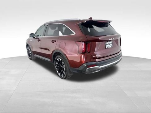 Certified 2025 Kia Sorento EX w/ Panoramic Sunroof Package FWD image 9