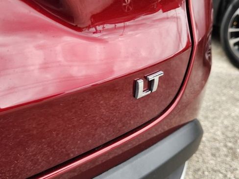 Used 2025 Chevrolet Trax LT w/ LT Convenience Package image 9