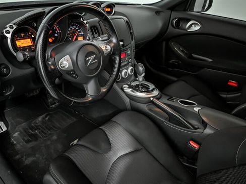 Used 2018 Nissan 370Z Coupe image 16