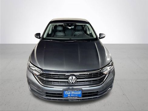 Used 2024 Volkswagen Jetta SE FWD image 3