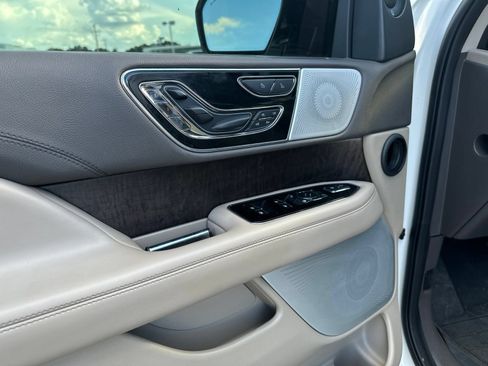 Used 2024 Lincoln Navigator Reserve AWD/4WD image 14