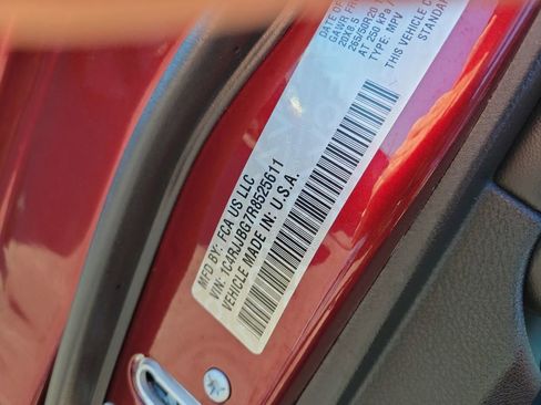 Certified 2024 Jeep Grand Cherokee L Limited w/ Black Appearance Package image 30