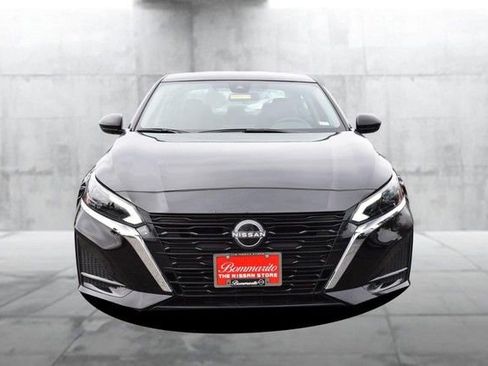 Certified 2025 Nissan Altima 2.5 SV image 4