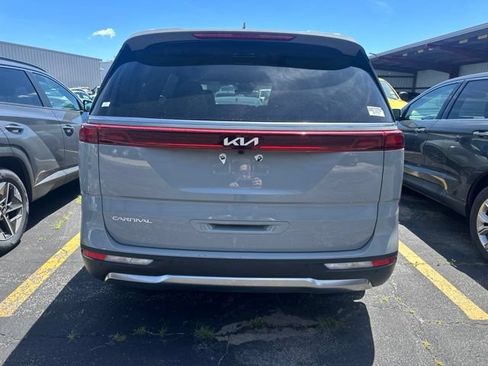 Used 2023 Kia Carnival SX FWD image 11