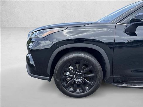 Used 2023 Toyota Highlander XLE FWD image 26