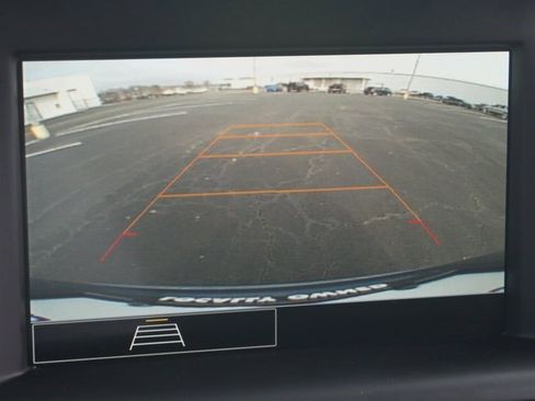 Used 2024 GMC Terrain SLE image 6