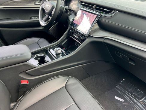 New 2025 Jeep Grand Cherokee L Limited w/ Luxury Tech Group II image 14