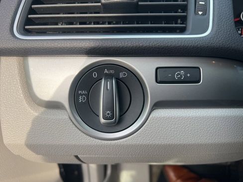 Used 2015 Volkswagen Passat 1.8T Limited Edition image 17