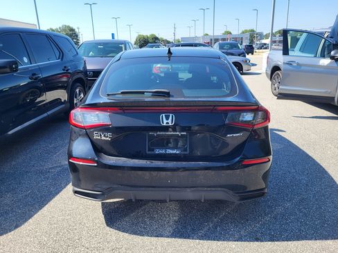 Used 2024 Honda Civic Sport image 5