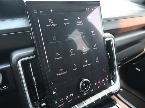 Used 2025 GMC Yukon Denali image 34