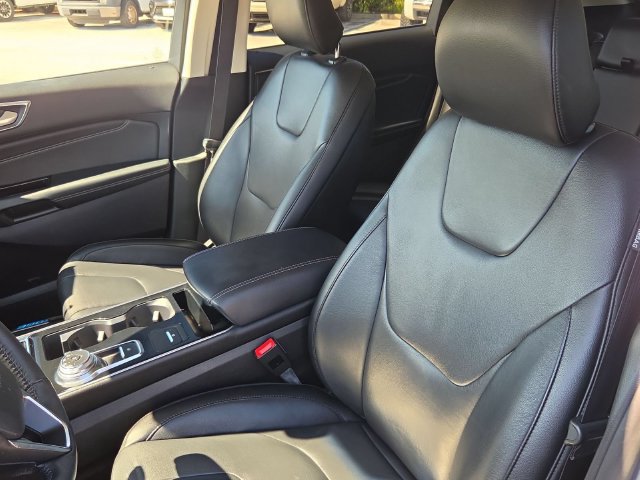 Used 2019 Ford Edge Titanium FWD image 21