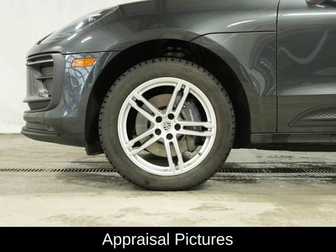 Certified 2022 Porsche Macan image 41
