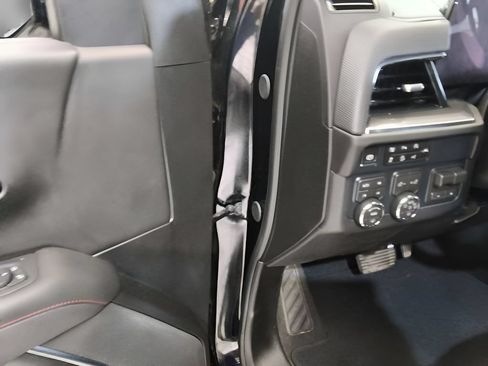 Used 2026 Chevrolet Suburban RST w/ RST Capability Package AWD/4WD image 17