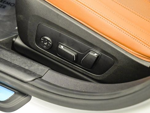 Used 2025 BMW 330i 330i w/ Premium Package image 21