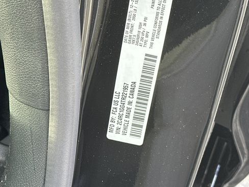 New 2026 Chrysler Pacifica Limited image 28