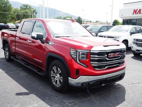 Used 2022 GMC Sierra 1500 SLT w/ SLT Convenience Package AWD/4WD image 3