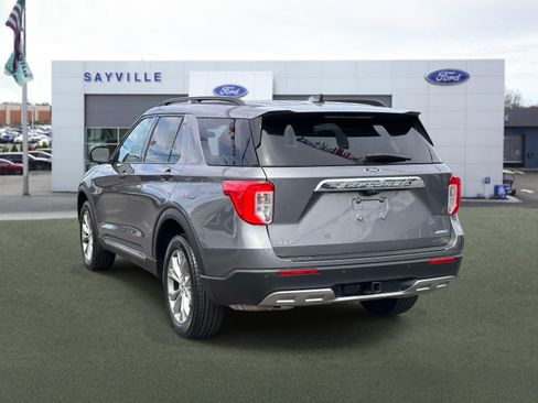 Used 2023 Ford Explorer XLT w/ Equipment Group 202A AWD/4WD image 4