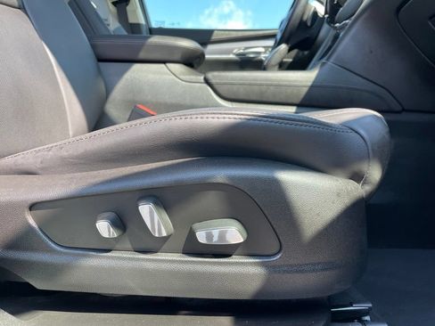 Used 2018 Cadillac XT5 Luxury w/ Driver Awareness Package FWD image 30