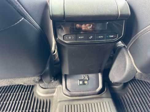 Certified 2020 Toyota Highlander XLE AWD/4WD image 20