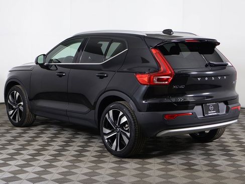 Used 2023 Volvo XC40 B5 Plus w/ Protection Package Premier image 11