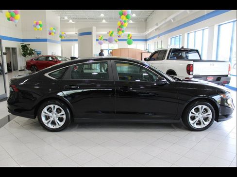 Certified 2025 Honda Accord LX image 4