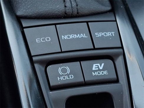 Used 2025 Toyota Camry SE image 23