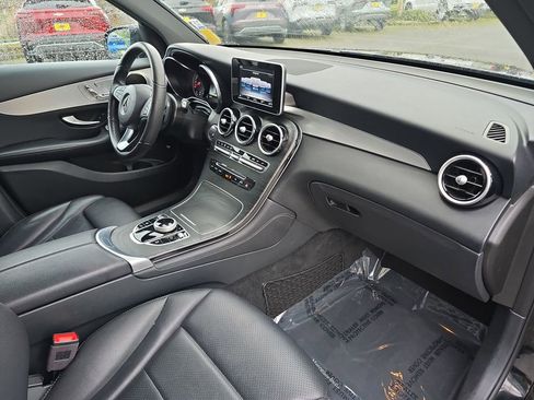 Used 2019 Mercedes-Benz GLC 300 4MATIC image 32