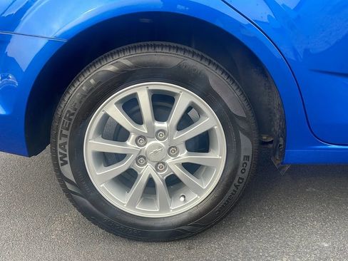 Used 2020 Chevrolet Sonic LT image 11