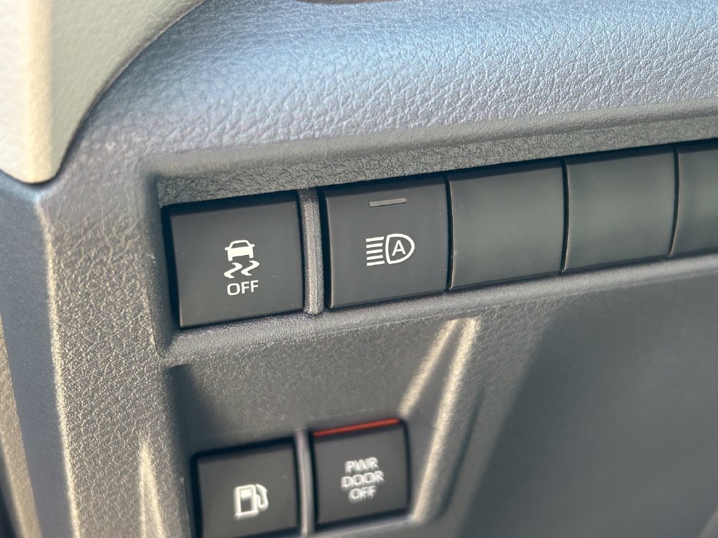 Certified 2023 Toyota Sienna Limited AWD/4WD image 28