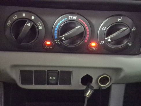 Used 2012 Toyota Tacoma 4x4 Access Cab V6 w/ Convenience Pkg image 20