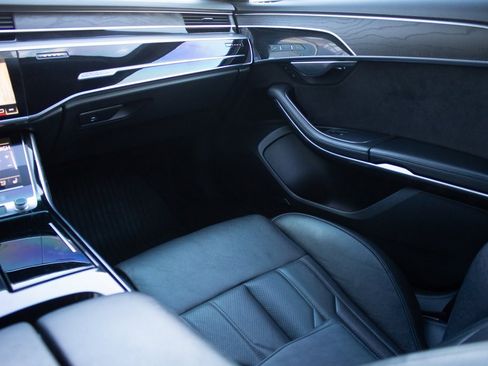 Used 2021 Audi A8 L 3.0T w/ Executive Plus Package image 20