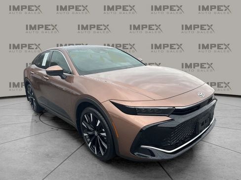 Used 2025 Toyota Crown Platinum image 7