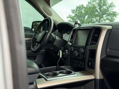 Used 2015 RAM 1500 Big Horn AWD/4WD image 34